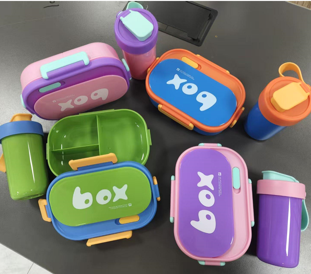 Macaron colored lunch box