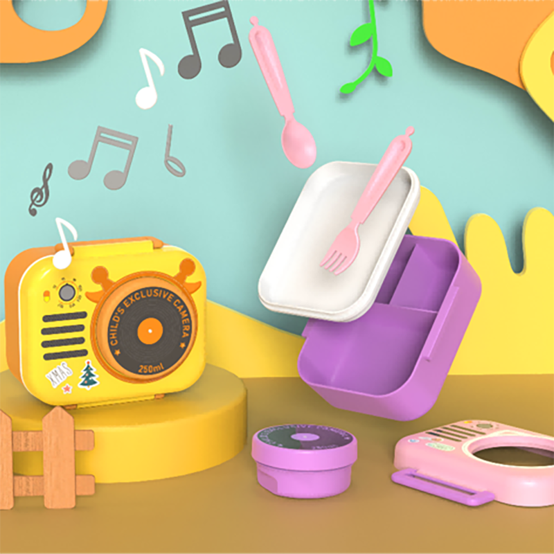Cartoon retro radio shaped lunch box