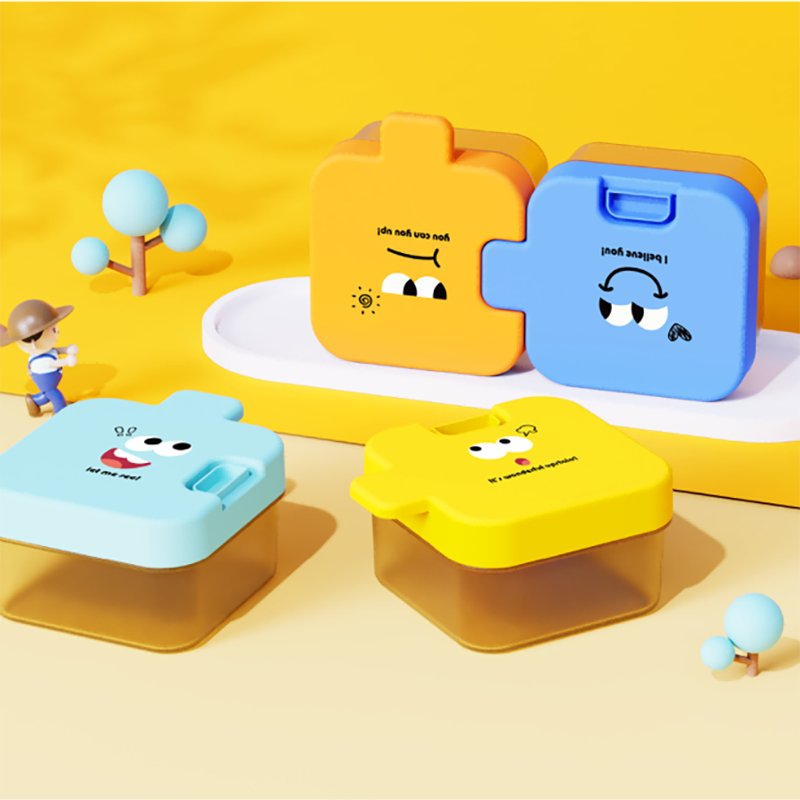 Puzzle shaped portable lunch box