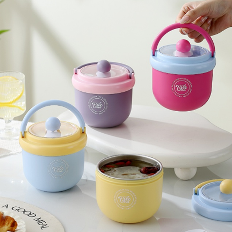 Sealed fresh-keeping cup with handle