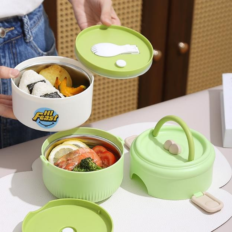 Portable insulated lunch box