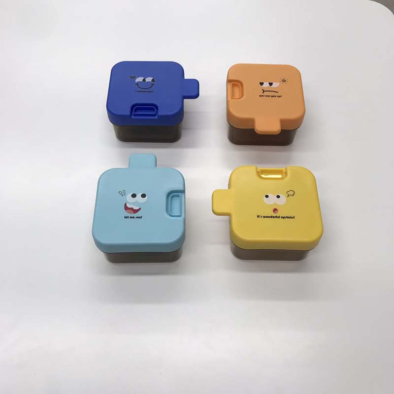 Puzzle shaped portable lunch box